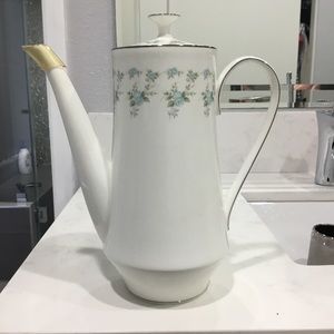 VTG Mikasa Bone China Coffee pot & Lid. Brearley pattern. EUC